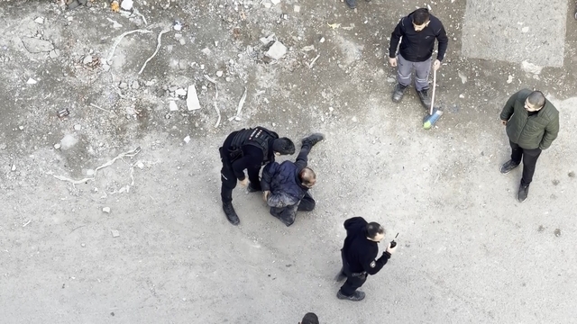 Diyarbakır'da kadınlara ve araçlara saldıran zihinsel engelli gözaltında