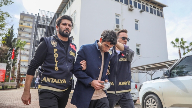 Cinayetten sonra delil karartmak için cep telefonunu foseptik çukuruna atmış