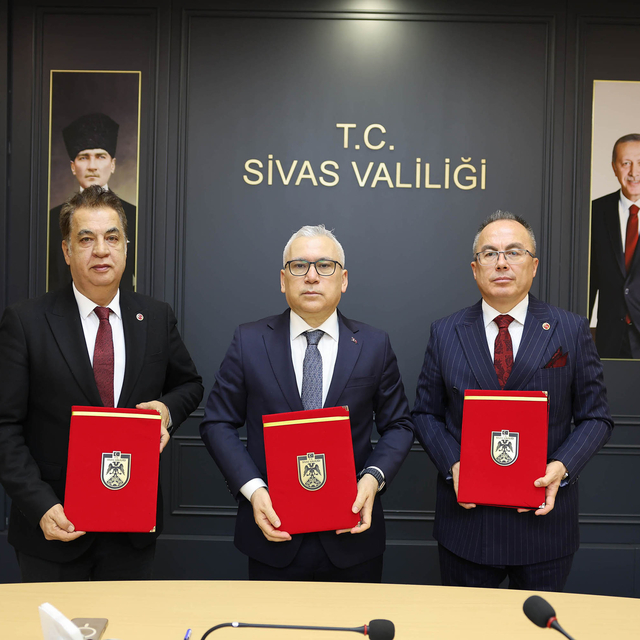 Sivas Cumhuriyet Üniversitesi ile Gençlik ve Spor İl Müdürlüğü arasında pro...