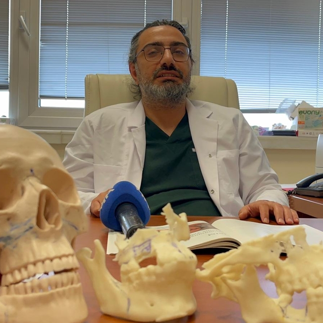 'Ortognatik cerrahi ile hastalar hem çiğneme fonksiyonuna hem de estetik gö...