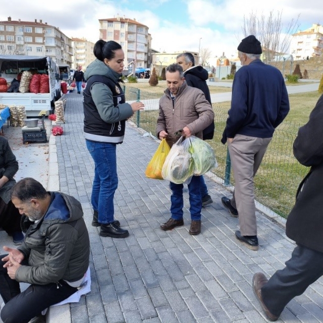 Narkotik ekiplerinden vatandaşlara bilgilendirme
