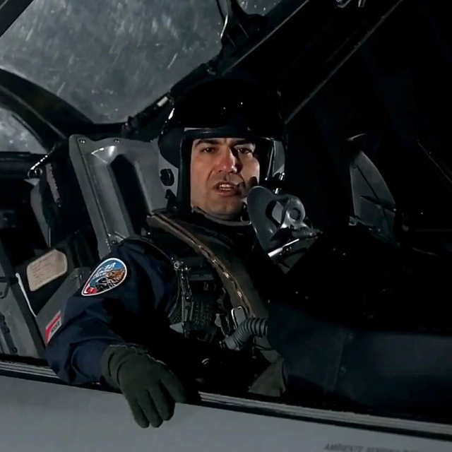 Balıkesir'de kaza kırıma uğrayan F-16 uçağının enkazı kaldırılıyor (6)