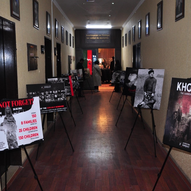 Katliamın 34'üncü yılında Hocalı şehitleri anıldı