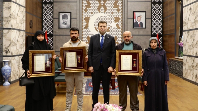 Devlet Övünç Madalyaları şehit aileleri ve gaziye takdim edildi