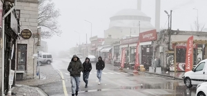 Aksaray'ın yüksek kesimlerinde kar yağışı etkili oluyor