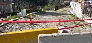 İzmir'de toprak kayması sonucu tahliye edilen apartmanın sakinleri çözüm bekliyor