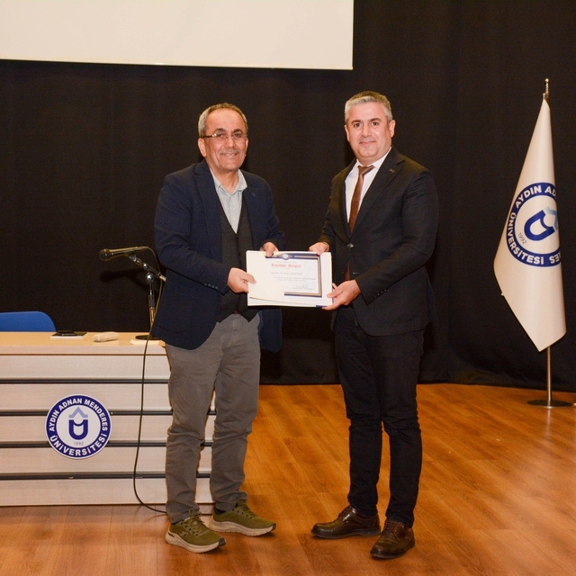 ADÜ'de "28 Şubat'tan 15 Temmuz'a Darbelerin Anatomisi" konferansı gerçekleş...