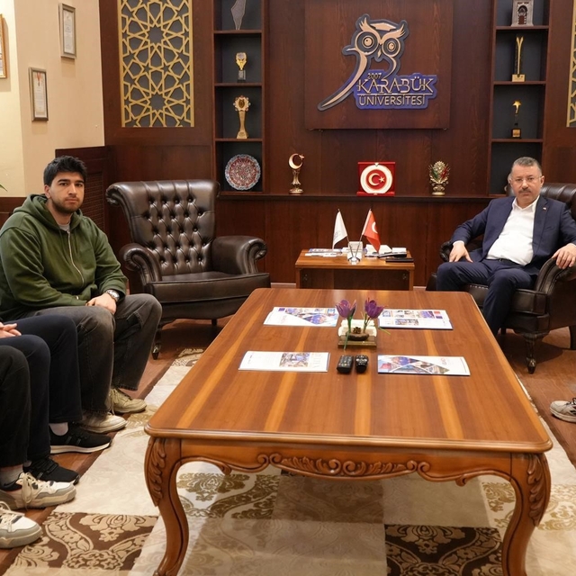 Rektör Kırışık Evrenos takımı ile bir araya geldi