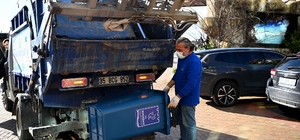 Kuşadası'nda geri dönüştürülebilir atıklar toplandı