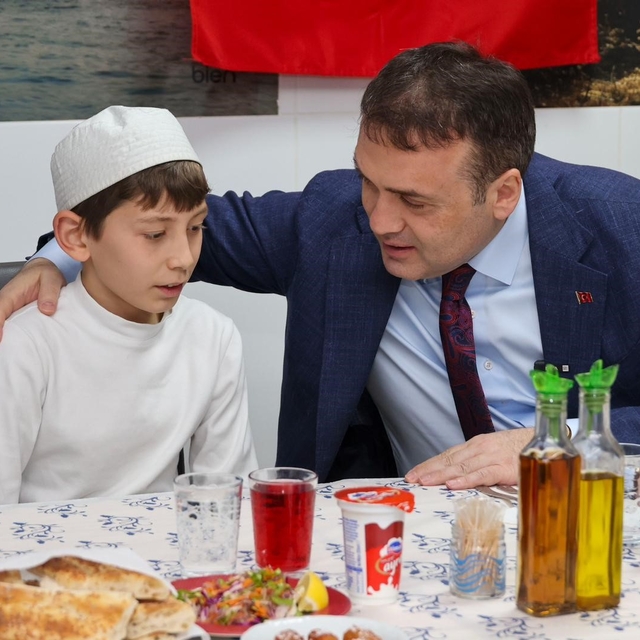 Geleceğin minik hafızları iftarda bir araya geldi