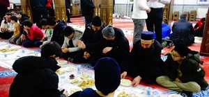 Ümmet iftarında gönüller bir oldu