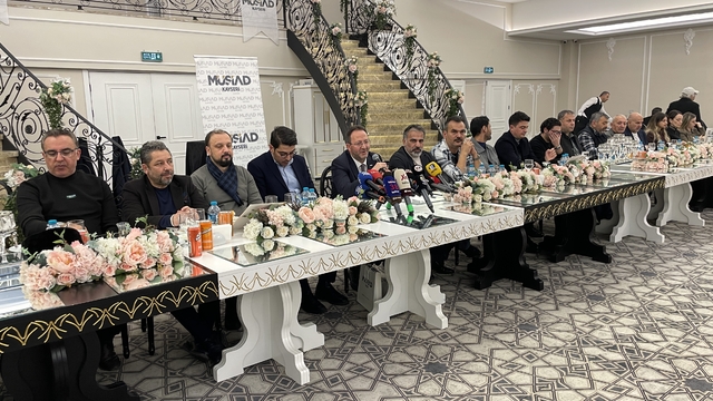 MÜSİAD Kayseri Şubesi üyeleri, iftarda gazetecilerle buluştu