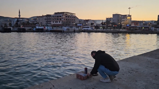 Eceabat'ta iftar vakti ses bombasıyla duyuruluyor