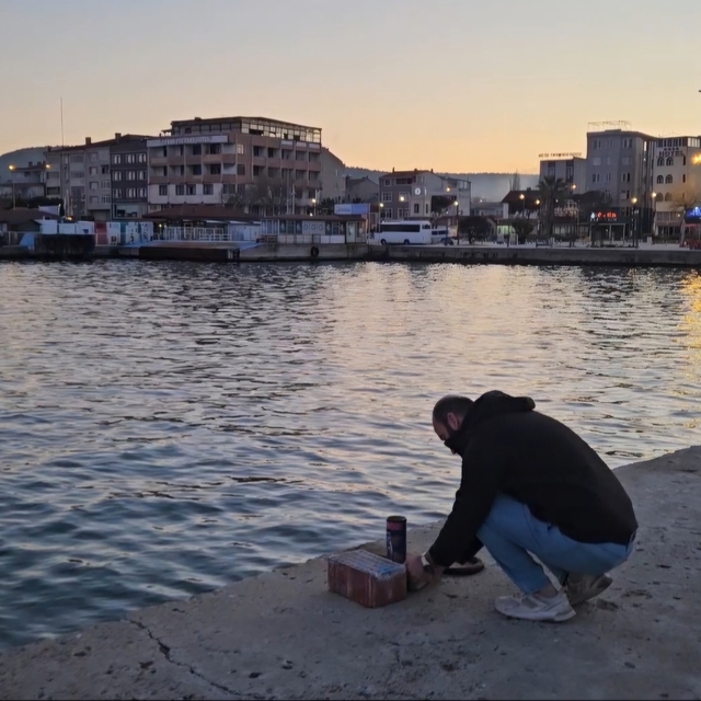 Eceabat'ta iftar vakti ses bombasıyla duyuruluyor