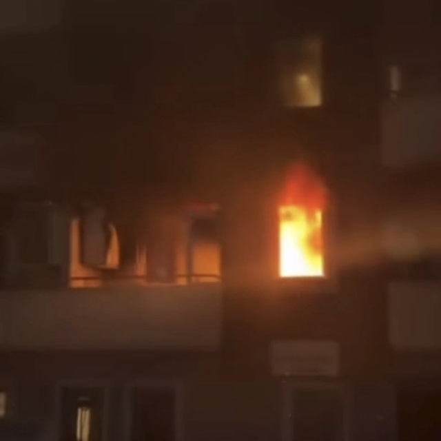 Bursa'da apartman dairesi alev alev yandı
