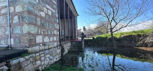 Uluabat Gölü'nün suları 625 yıllık camiyi tehdit ediyor