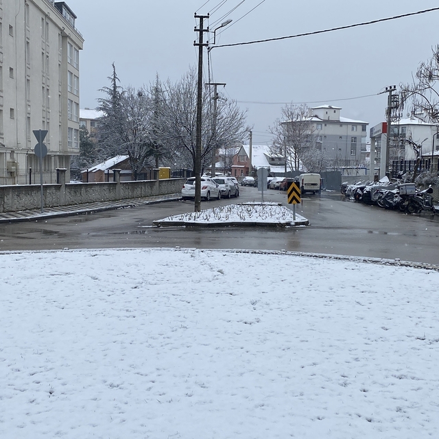 Bolu'da kar yağışı etkisini sürdürüyor