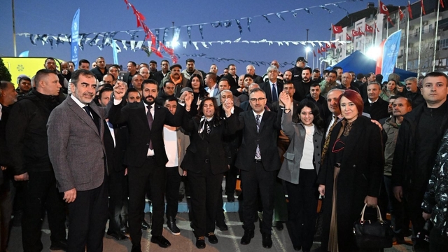 Aydın Büyükşehir Beleidye Başkanı Çerçioğlu: "Aydın, Ege'de parmakla gösterilen kent olacak"
Yeni Dörtyol Kavşağı için geri sayım başladı