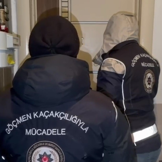 Kars'ta apartta 4 düzensiz göçmen yakalandı