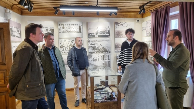 Ayvalık Alan Başkanlığı ekibinden Burhaniye Kent Arşivi'ne ziyaret