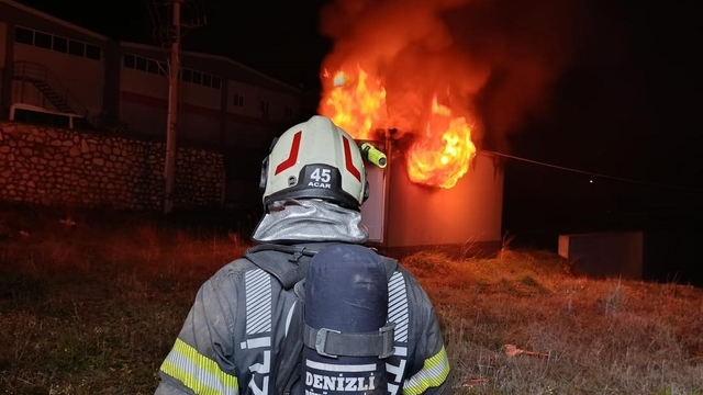 Denizli'de trafo yangını paniğe neden oldu