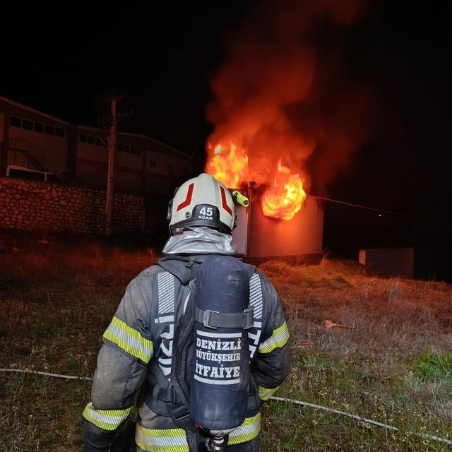 Denizli'de trafo yangını paniğe neden oldu