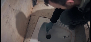 Hatay'da tuvalet deliğinde zulalanan uyuşturucuyu polis buldu