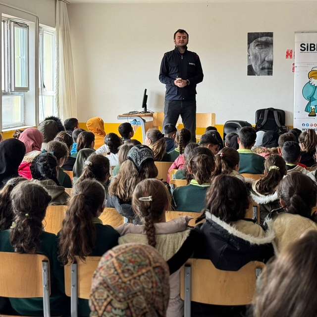 Savur'da öğrencilere "siber farkındalık" eğitimi