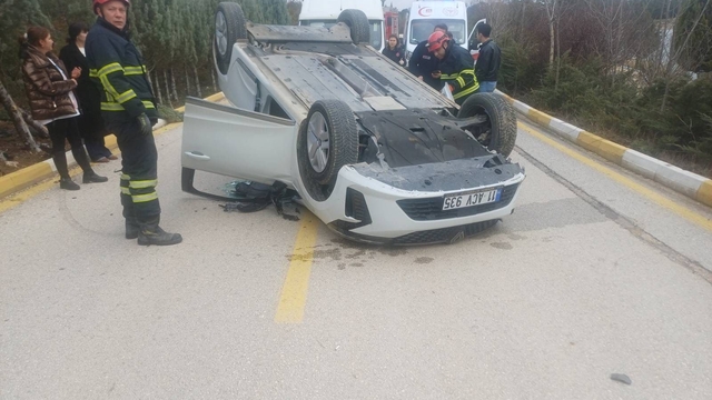 Bilecik'te takla atan araçtan burnu bile kanamadan çıktı