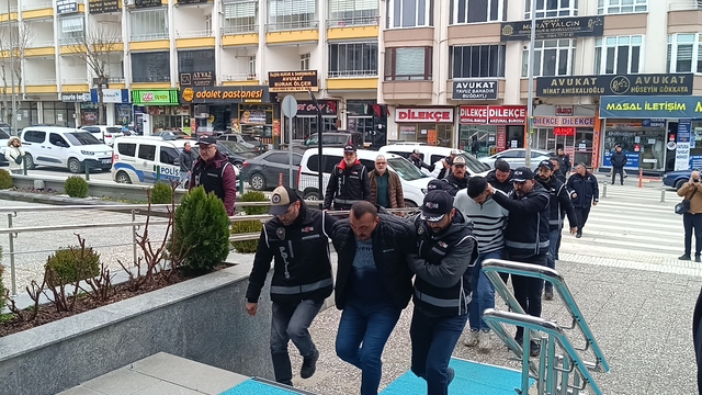 Çorum'da 2 iş yerine silahlı saldırı düzenlenmesine ilişkin 8 şüpheli gözaltına alındı