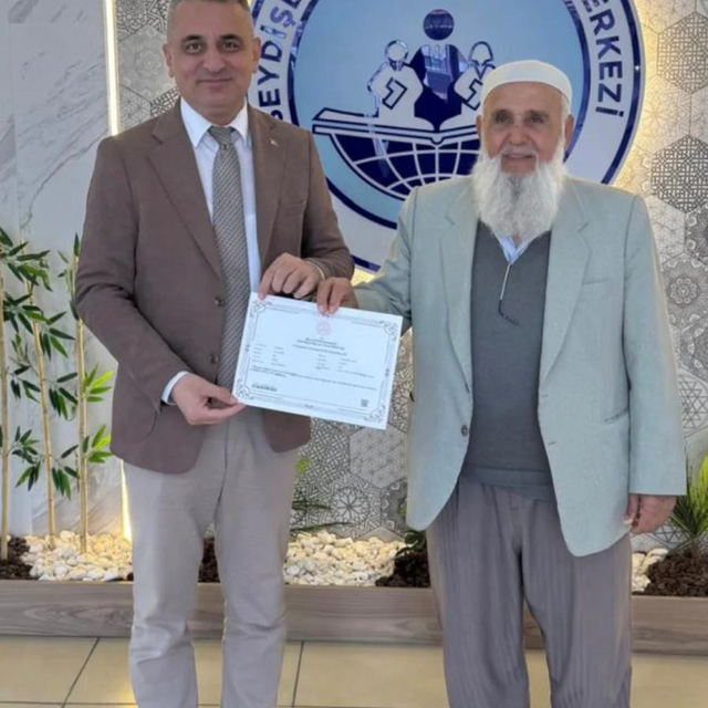 84 yaşında okuma-yazma öğrendi