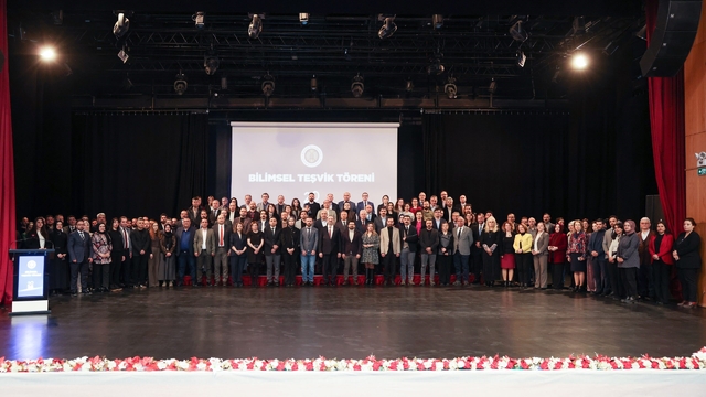 Rektör Prof. Dr. Ahmet Hacımüftüoğlu: "Bilimsel üretkenliğimiz her geçen gün artıyor"
2025 yılına ait son akademik teşvik töreninde ödüller sahiplerini buldu