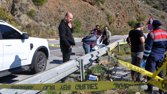 Yol kenarında cesedi bulunan kadının eşi tutuklandı