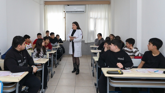 Mersin'de öğrencilere ücretsiz kurs ve 76 deneme desteği