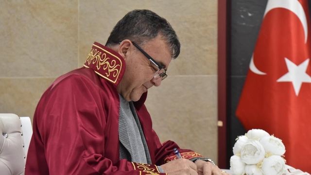 Altıeylül'de yeni evlenecek çiftelere 10 bin TL destek
Altıeylül Belediyesi'nden gençlere evlilik desteği