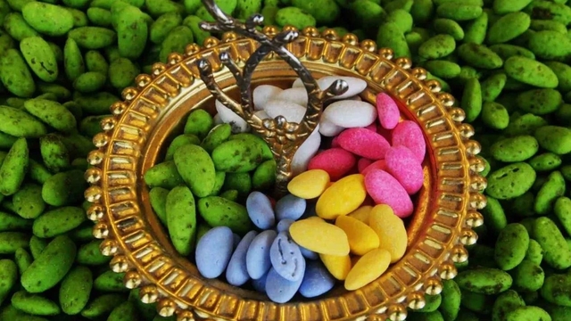 Antep fıstıklı badem şekeri Ramazan'da ağızları tatlandırıyor