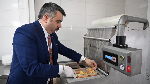 Yıldırım'da, gönüller de sofralar da bir