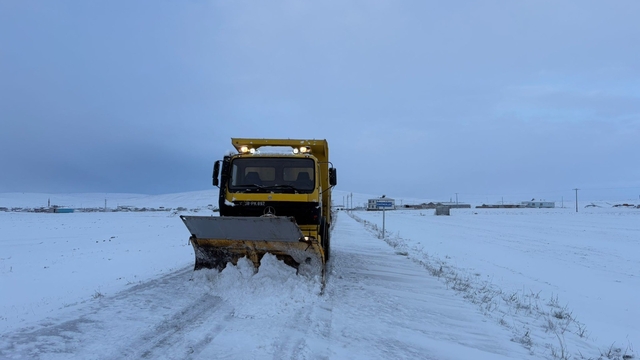 Kayseri'de yoğun kar nedeniyle kapanan 195 mahalle yolu ulaşıma açıldı