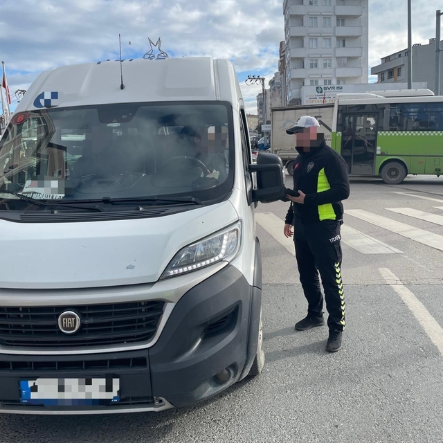 Kocaeli'de güvenli okul denetiminde aranan şahıs yakalandı