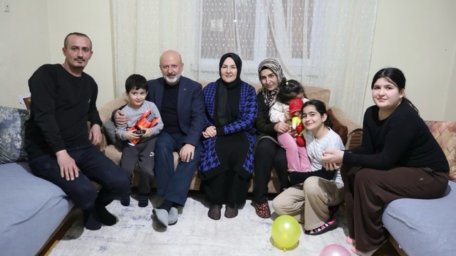 Başkan Çolakbayrakdar: "Ramazan'ın bereketini hemşehrilerimle aynı sofrada paylaşıyoruz"