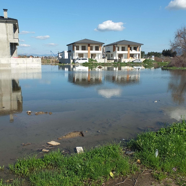 Balıkesir'de sağanak; rögarlar taştı, su birikintileri oluştu
