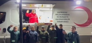 Kızılay Muradiye Şubesi’nden teravih sonrası ikram