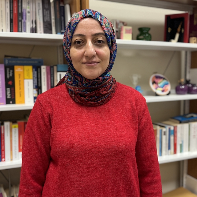 28 Şubatta başörtüsü yasağı nedeni ile Kıbrıs'a gidip üniversite okudu, bug...