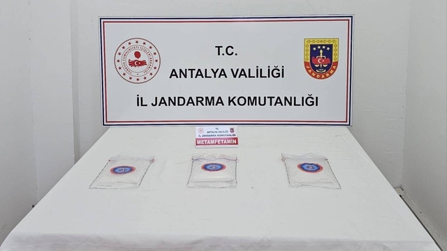 Antalya'da 1 kilo 810 gram uyuşturucu madde ele geçirildi