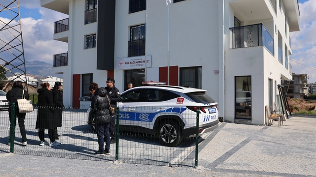 Açığa alınan doktorların hemşirelerinden haber yapan gazeteciye tehdit
Aydın 26. Nolu ASM'de olaylar durulmuyor