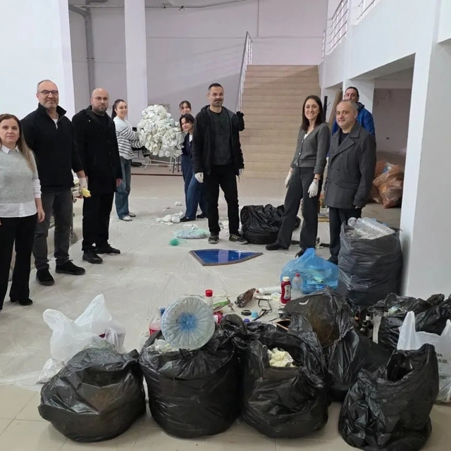 Sinop'ta denizin çöpü atölyede sanata dönüşüyor