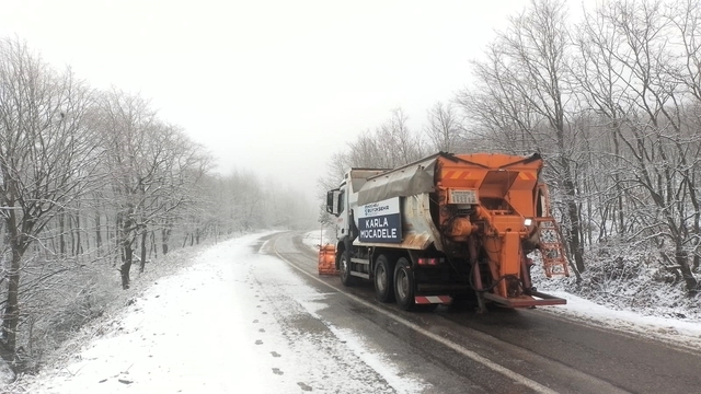 Kocaeli'nin yüksek kesimlerine kar yağdı