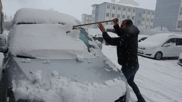 Bitlis'te yoğun kar yağışı
