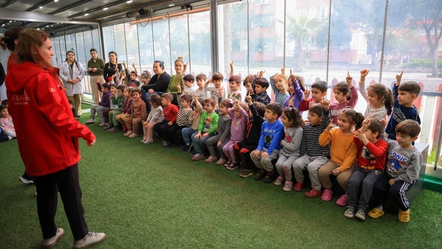 Efeler Belediyesi'nden miniklere afet bilinci eğitimi