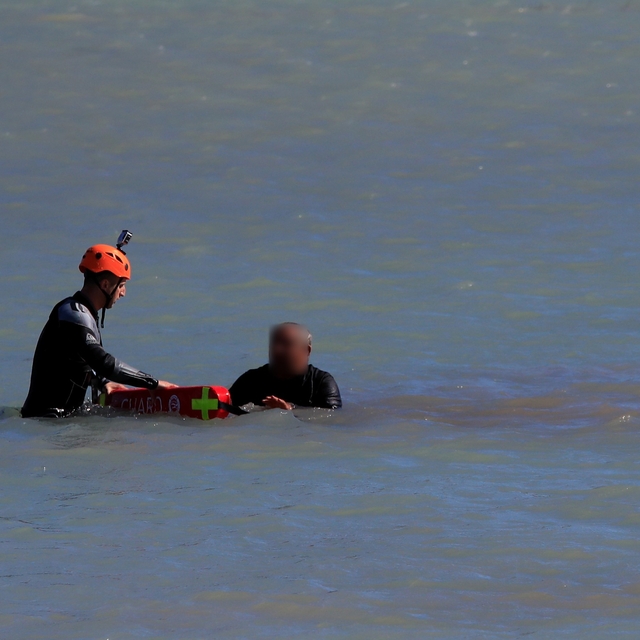 Antalya'da arkadaşlarına kızan belediye çalışanının eylemine can simitli mü...